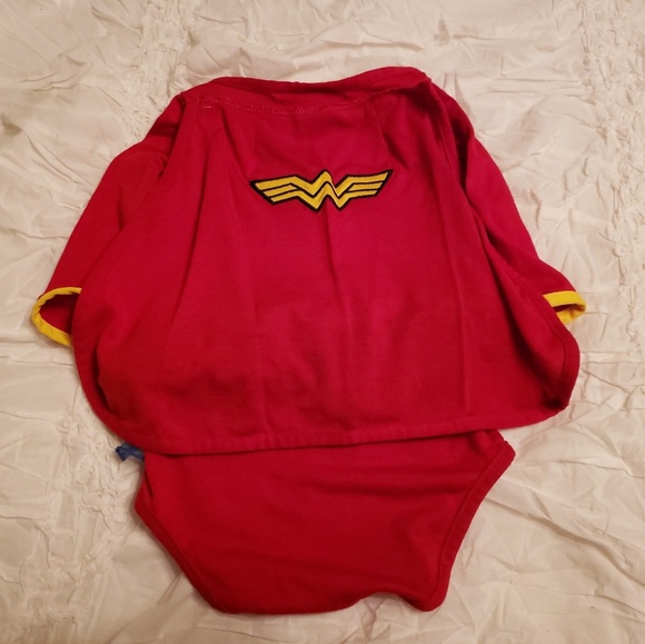 Baby Girl's Wonder Woman Set. - Picture 2 of 2